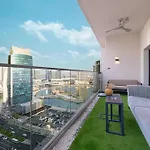 Upscale 2Br In Lively Building